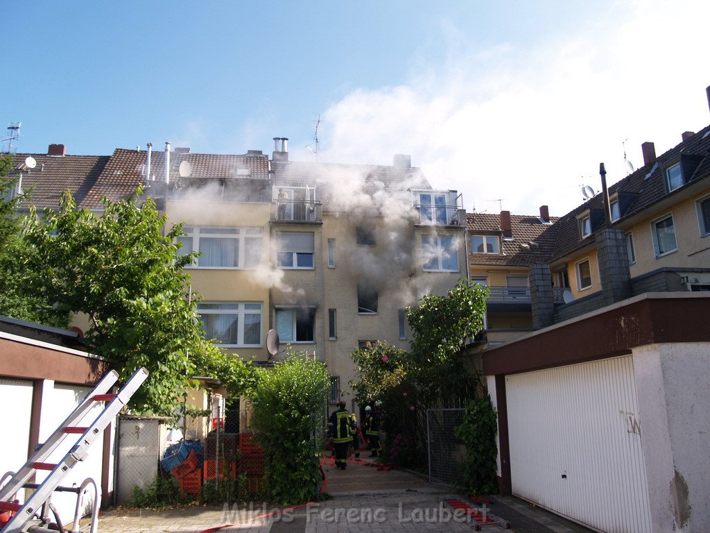 Brand Wohnung mit Menschenrettung Koeln Vingst Ostheimerstr  P035.JPG